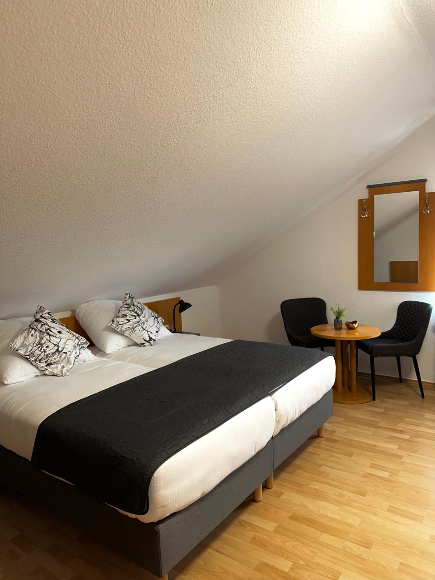 Hotel Restaurant Haus Odendahl Köln Exteriör bild